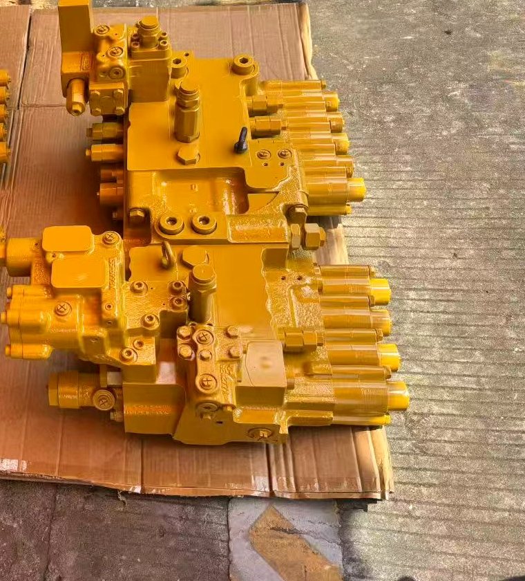 Совместимо с Komatsu PC300-7 / PC300LC-7 - главный гидрораспределитель