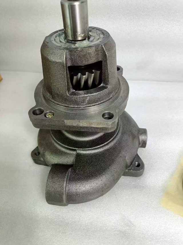 Совместимо с Cummins L10 / LT10 / LTA10 - водяной насос