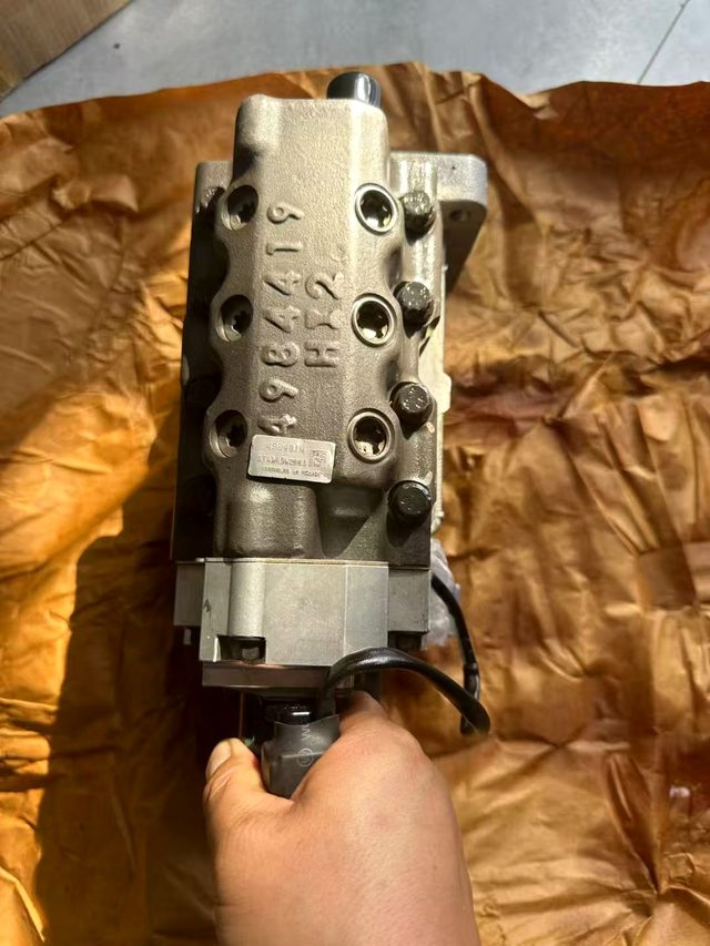 Совместимо с Cummins QSX15 / ISX15 - топливный насос высокого давления (2872908)