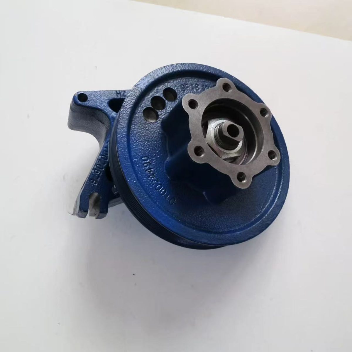 Compatible for Cummins QSM11 / ISM11 - Fan Hub and Bracket (3103513)