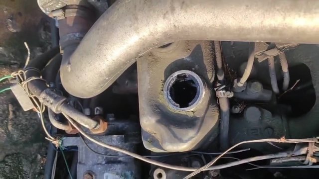 Mitsubishi 4D31 - Close-Up of Head and Ports